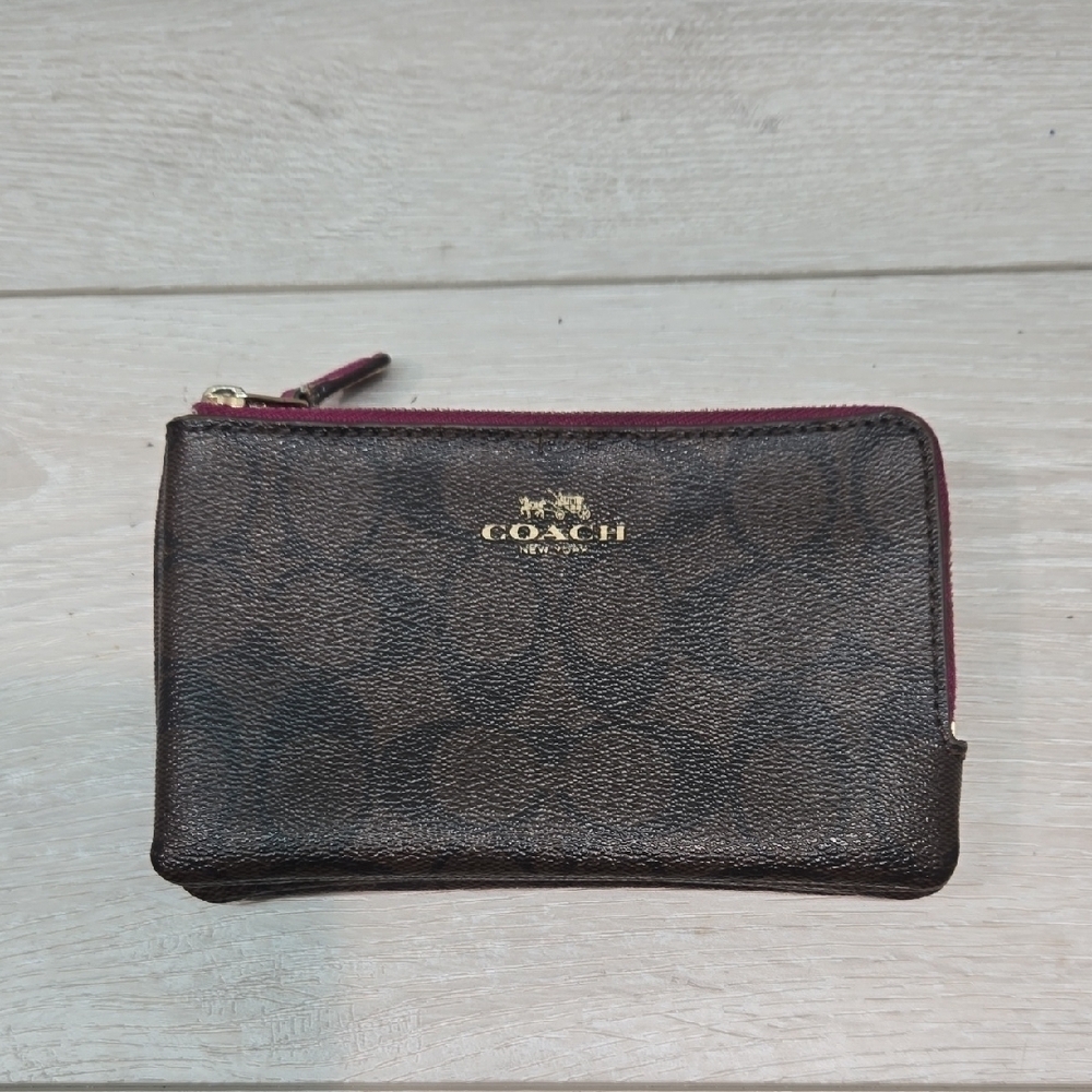 Coach Women Logo Wallet